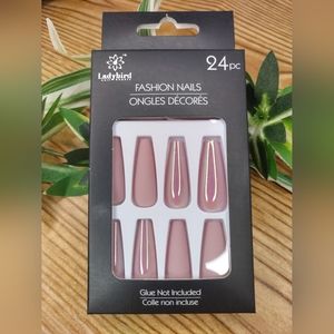 Ladybird Fashion Nails Mauve Coffin Set Of 24 Glue Not Included